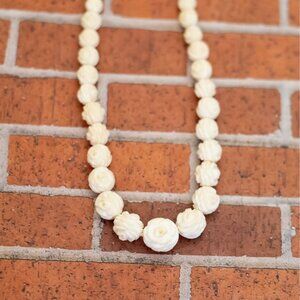 16 inch, Vintage White Faux Pearl Floral Beads Choker Necklace - W31